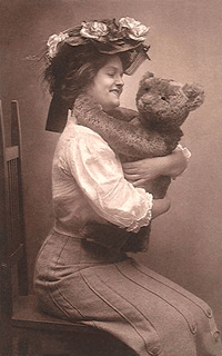 lady hugging teddy